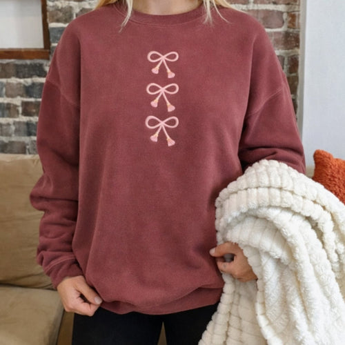 'Three Bows Nice' Tasseled Cozy Crew
